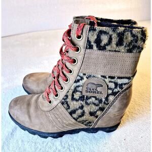 Sorel Tan and Black Ankle Boots with Red Laces